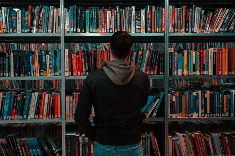 Clonare le capacità di potenti LLM in piccoli modelli locali utilizzando la distillazione della conoscenza |  di Youness Mansar |  Aprile 2024

 | Intelligenza-Artificiale