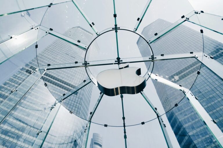 Apple si appoggia a dati sintetici per aggiornare l'IA privatamente

 | Intelligenza-Artificiale