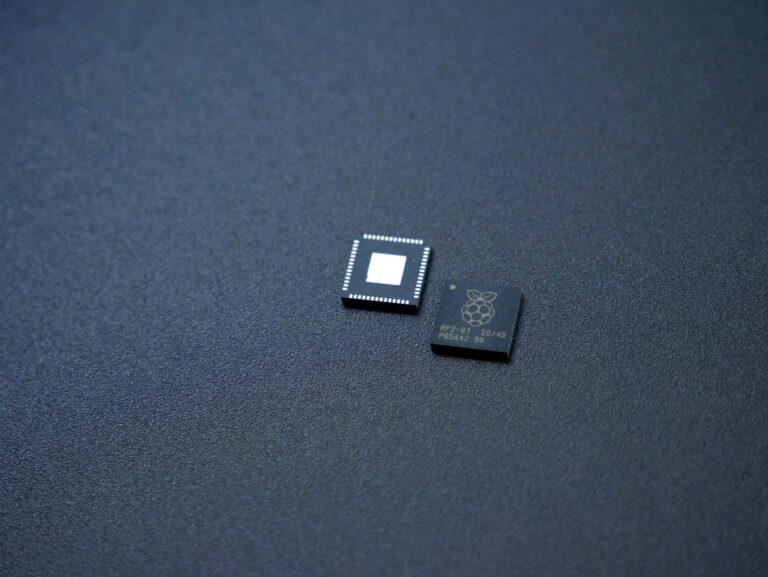 Il gruppo Ant utilizza chip domestico per addestrare i modelli di intelligenza artificiale e tagliare i costi

 | Intelligenza-Artificiale