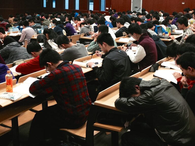 Conversazioni con AI: Education

 | Intelligenza-Artificiale