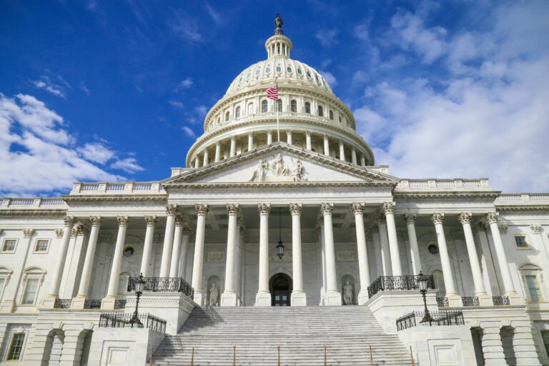 Microsoft fornisce servizi di intelligenza artificiale gratuiti agli operatori del governo degli Stati Uniti

 | Intelligenza-Artificiale