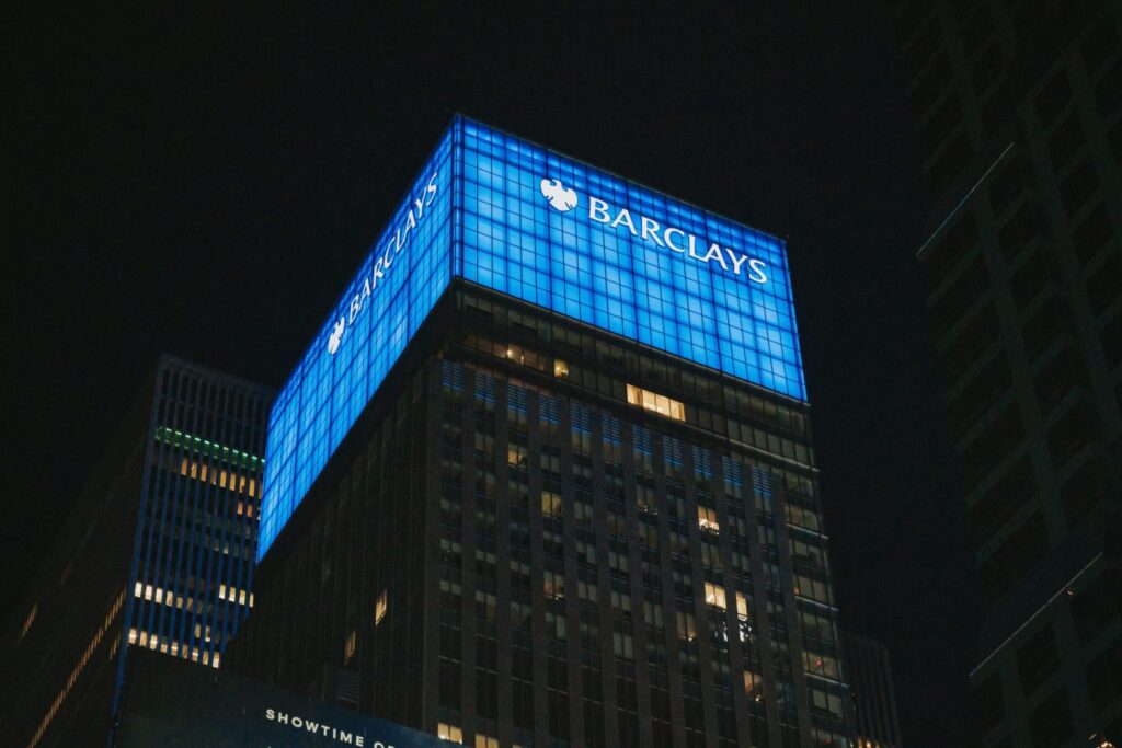 Barclays scommette sull’intelligenza artificiale per ridurre i costi e aumentare i rendimenti

 | Intelligenza-Artificiale