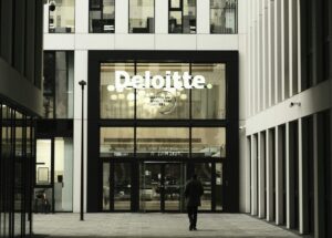 Man mano che gli agenti dell’intelligenza artificiale assumono sempre più compiti, la governance diventa una priorità

 | Intelligenza-Artificiale