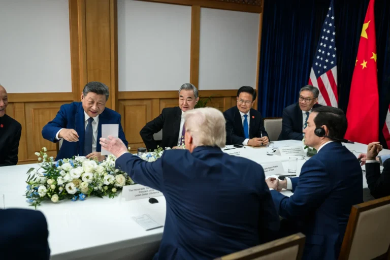 Musk e Zuckerberg hanno convinto Trump a revocare l’ordine esecutivo sull’IA

 | Intelligenza-Artificiale