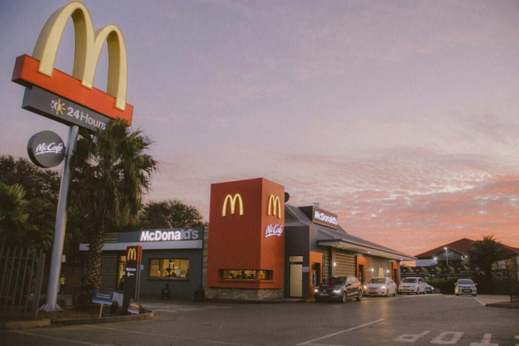 McDonald’s testa il sistema di ordinazione drive-thru AI supportato da Google

 | Intelligenza-Artificiale