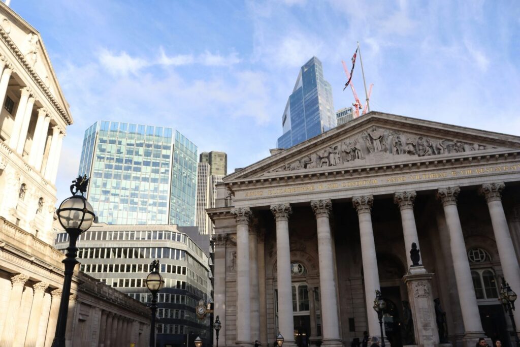 La Banca d’Inghilterra esamina le regole dell’IA per l’intelligenza artificiale degli agenti nella finanza

 | Intelligenza-Artificiale