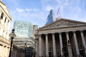 La Banca d’Inghilterra esamina le regole dell’IA per l’intelligenza artificiale degli agenti nella finanza

 | Intelligenza-Artificiale